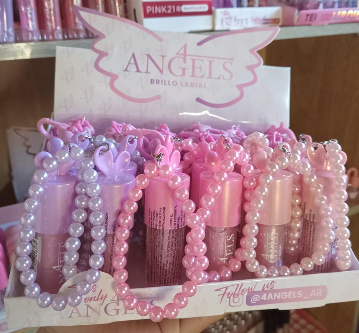Brillo labial con llavero pulsera perla